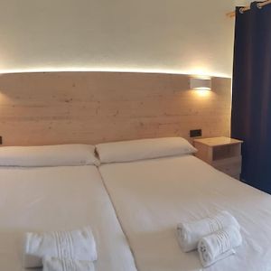 Habitación con 2 Camas Individuales